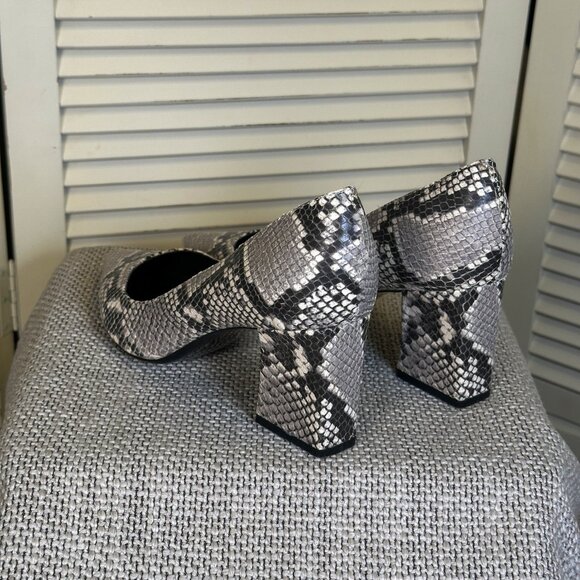 Calvin Klein Faux Snakeskin Pointed Toe Pumps • Size 9.5 • Statement Heels - Picture 5 of 8